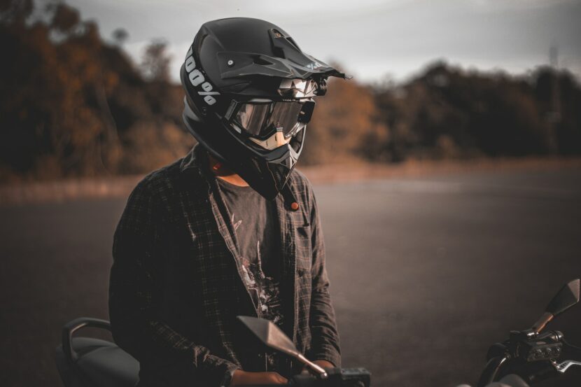 choosing motorcycle helmet